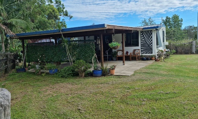 Pillar Valley Cabine | Cosy 2 bedroom cabin, with private fully fenced yard and alfresco area.