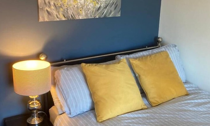 Widnes Maison | Cosy 2-bedroom House in Widnes Sleeps 4