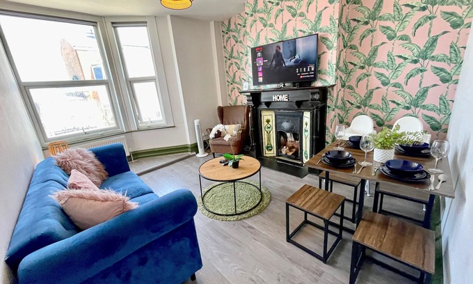 Askew Maison | Cosy 2-Bedroom in Shepherds Bush near Westfield