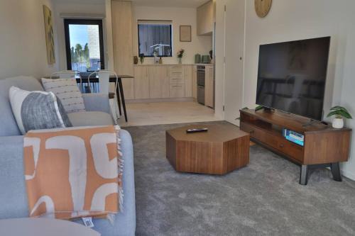 Henderson Maison | Cosy 2BR House in Awaroa Road