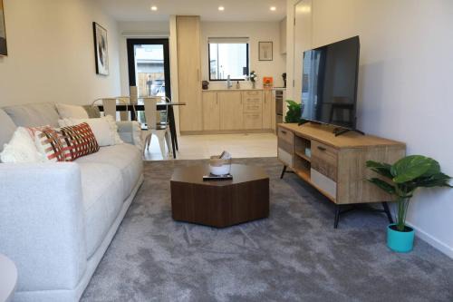 Henderson Maison | Cosy 2BR House in Awaroa Road