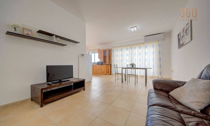 Siggiewi Appartement | Cosy 2BR penthouse with private balcony