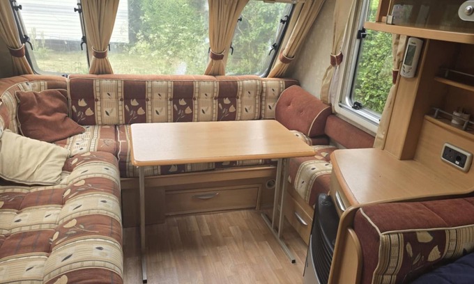 Combles Maison | Cosy 3-bed caravan and a small one in the countryside
