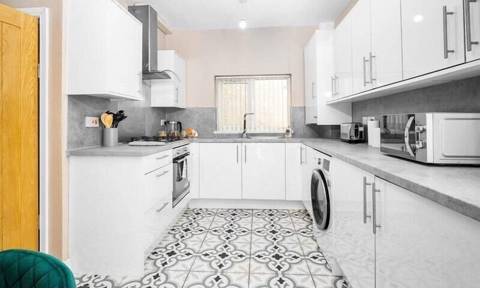 Oldbury Maison | Cosy 3-bed house in Birmingham with free parking
