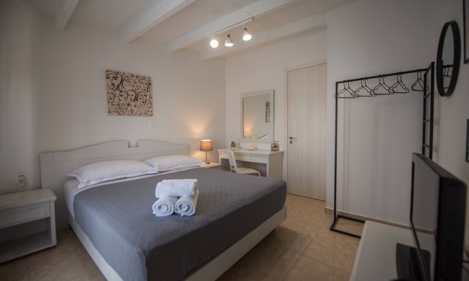 Old Quarter Maison | Cosy 3 floor house in the center of old city Ierapetra, Crete