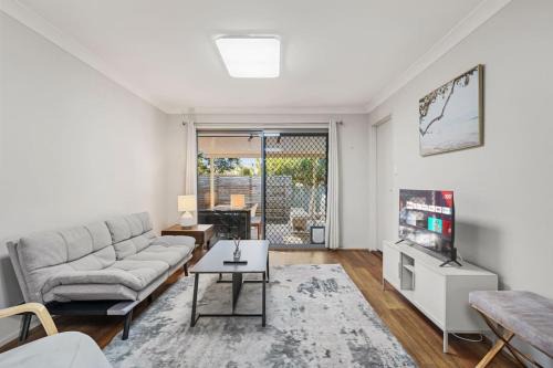 Keperra Maison | Cosy 4BR Home with Yard in Peaceful Keperra