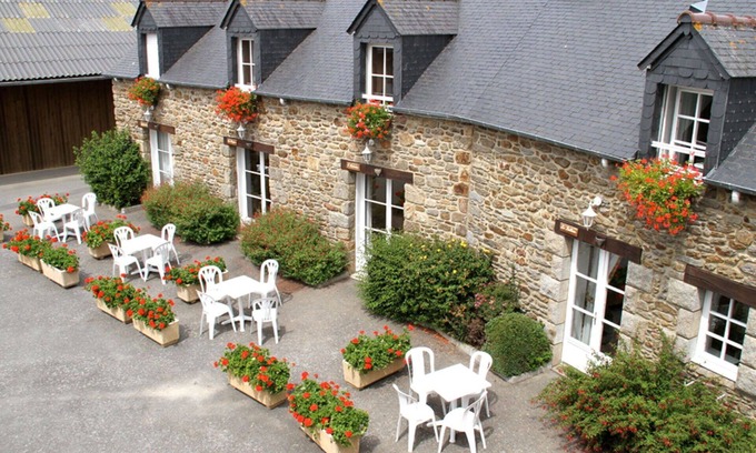 Saint-Jouan-des-Guerets Appartement | Joli appartement pour 4 personnes avec WIFI, piscine, TV et terrasse