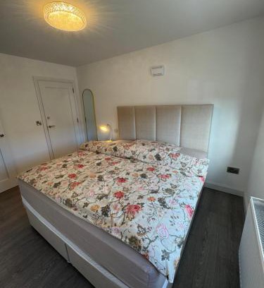 Ahascragh Maison | Cosy and beautiful home Vegetarians only