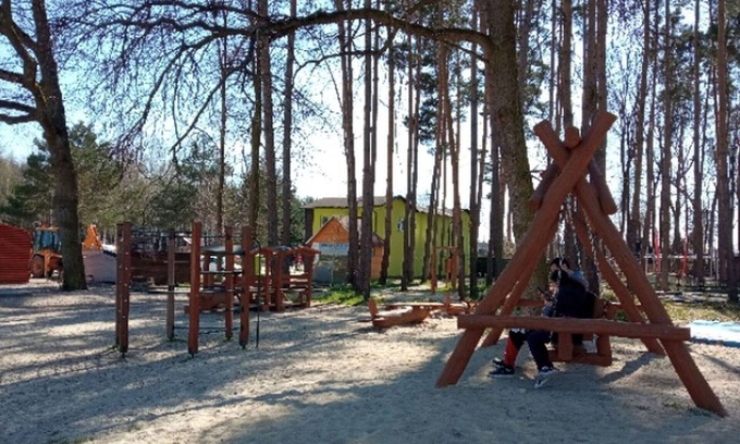 Hradec Kralove Maison | Joli appartement dans une maison de vacances avec WIFI, TV, patio et animaux admis