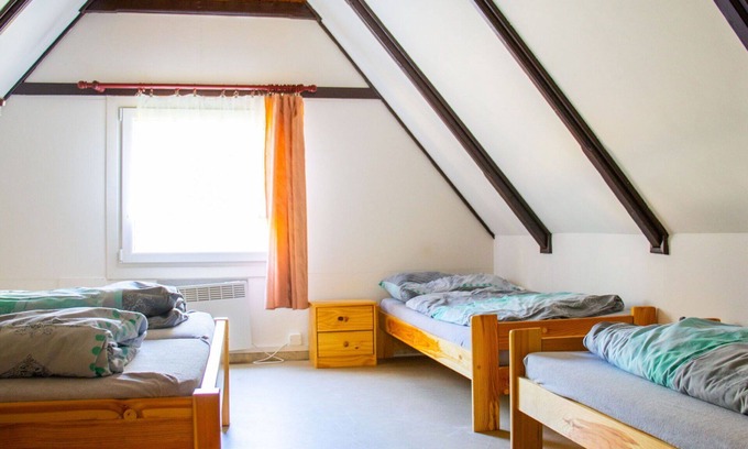 Hradec Kralove Maison | Bel appartement dans une maison de vacances pour 12 personnes avec WIFI, TV, patio et animaux admis