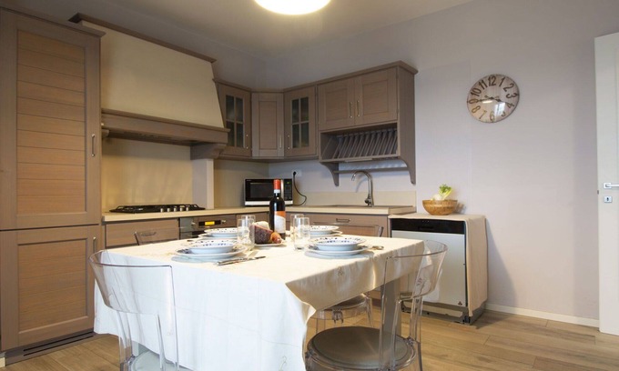 Santa Maria a Monte Appartement | Confortable appartement avec WIFI, piscine privée, TV, terrasse, animaux admis et vue panoramique