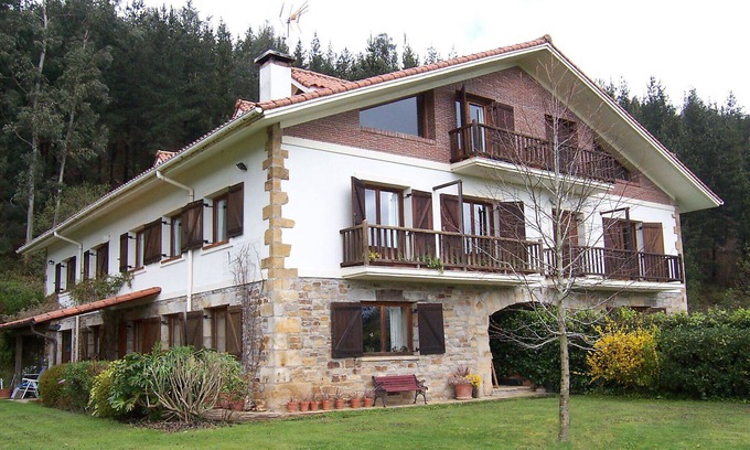 Busturia Appartement | Confortable appartement pour 4 personnes avec WIFI, TV, patio et parking