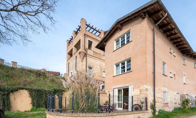 Fubine Appartement | Joli appartement pour 4 personnes avec WIFI, piscine, TV, terrasse et animaux admis