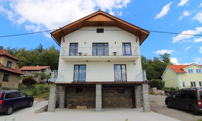 Zupanovice Appartement | Joli appartement pour 5 personnes avec piscine, WIFI, TV, patio et animaux admis