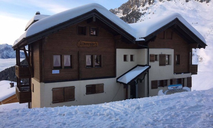 Riederalp Appartement | Cosy apartment for 6 guests with WIFI, TV and balcony