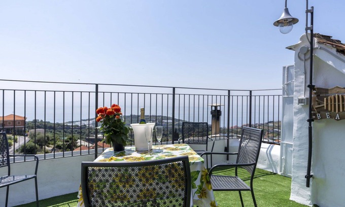 Terzorio Appartement | Bel appartement pour 6 personnes avec WIFI, climatisation et terrasse