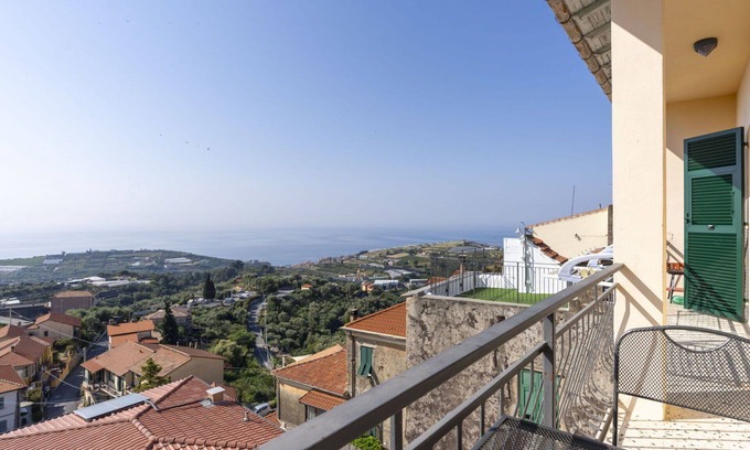 Pompeiana Appartement | Bel appartement pour 6 personnes avec WIFI, climatisation, balcon et animaux admis