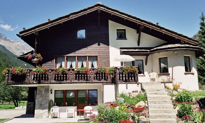 Saas Almagell Appartement | Bel appartement pour 8 personnes avec WIFI, TV, patio, animaux admis et vue panoramique