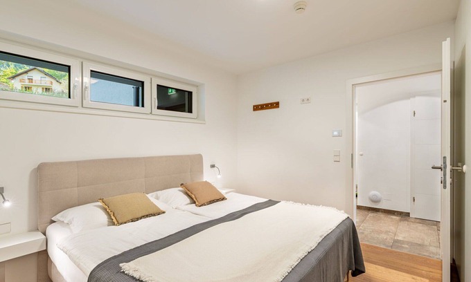 Annenheim Appartement | Bel appartement pour 6 personnes avec WIFI, TV, balcon, animaux admis, vue panoramique et parking