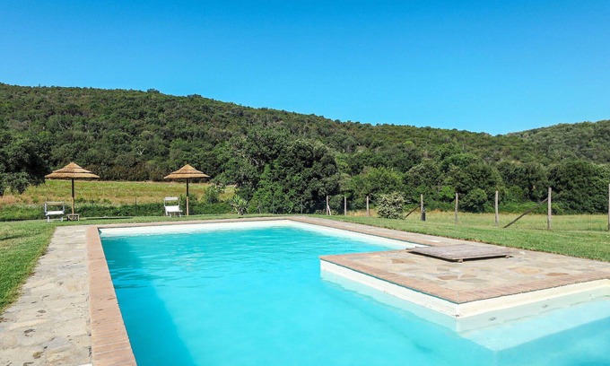 Montorsaio Maison | Confortable appartement dans une maison de vacances avec WIFI, piscine, TV, patio et animaux admis