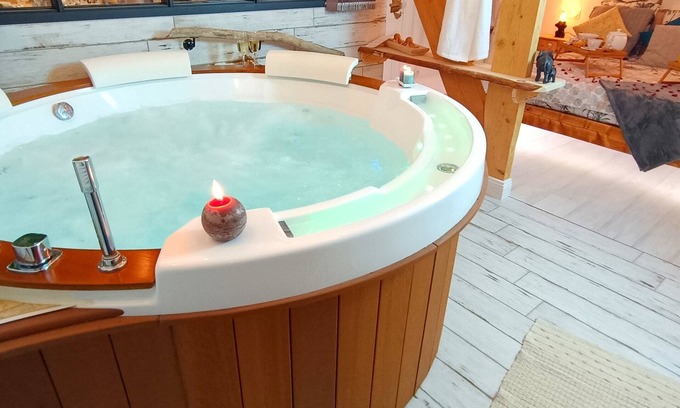 Quartier du chateau Appartement | Appartement Cosy avec baignoire Balnéo dans la chambre et filet de Catamaran