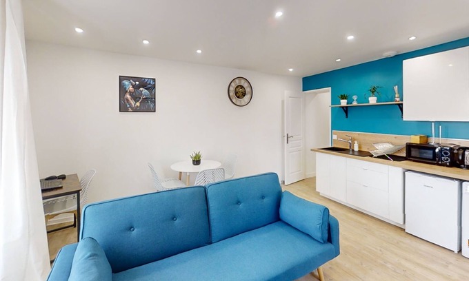 Le Mee-sur-Seine Appartement | Cosy Blue Lagoon Apartment Melun Riverside