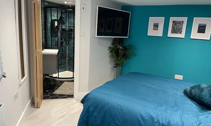 Bircotes Appartement | Cosy cabin with private bathroom