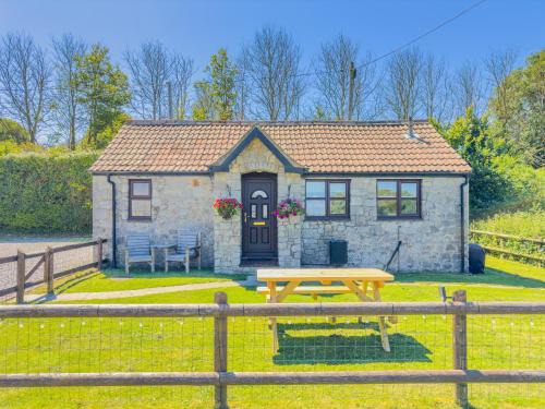 Kewstoke Maison | Cosy & Characterful, Seaside Cottage, Dog Friendly