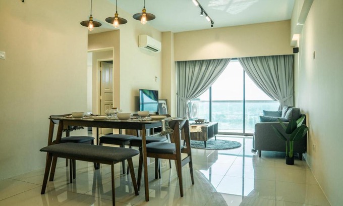 Taman Istana Appartement | Cosy City-View Suite in Town