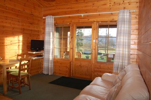 Killin Cabine | Cosy & compact Rowan Lodge no2