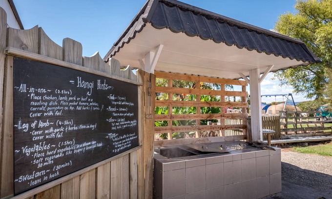 Rotorua Autre | Cosy Cottage Thermal Holiday Park