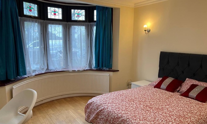 Mayfield Maison | Cosy Double Room in a Shared House