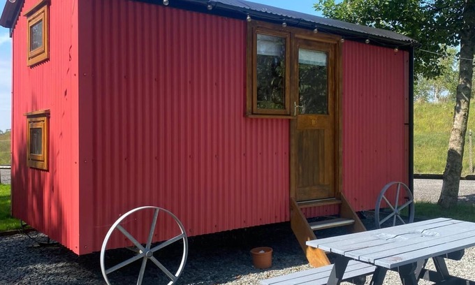 Higher Walton Cabine | Samlesbury Hall Shepherd's Hut