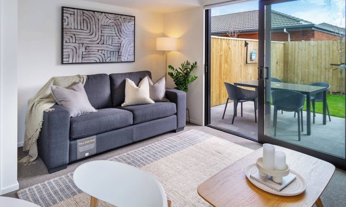 Sydenham Maison | Cozy Family Haven by Waltham Pool