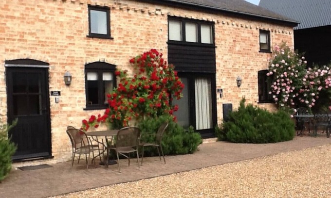 Cambridge Cottage | Rural Farm cottage - easy commute to Cambridge