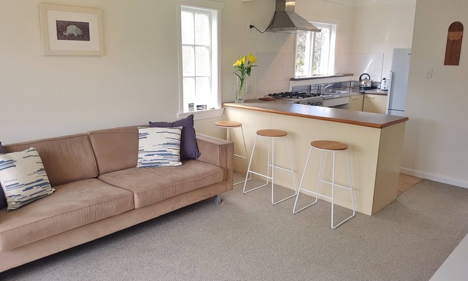 Lower Kaimai Cottage | Ferme confortable avec une vue fantastique et un accès facile aux commodités locales
