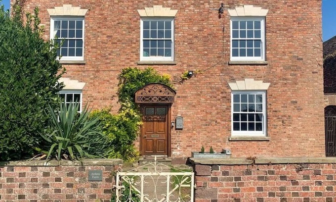 Westbury-on-Severn Autre | Cosy Farmhouse in The Forest of Dean Sleeping 12