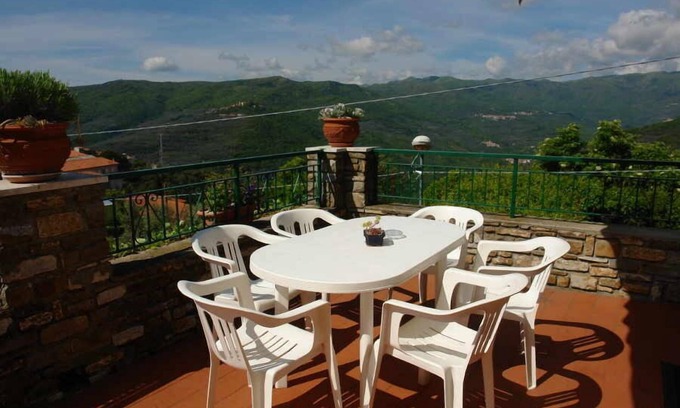 Torria Appartement | Appartement dans ancien moulin à olives, Imperia, Torria, jardin, terrasse, beaux sentiers de randonnée