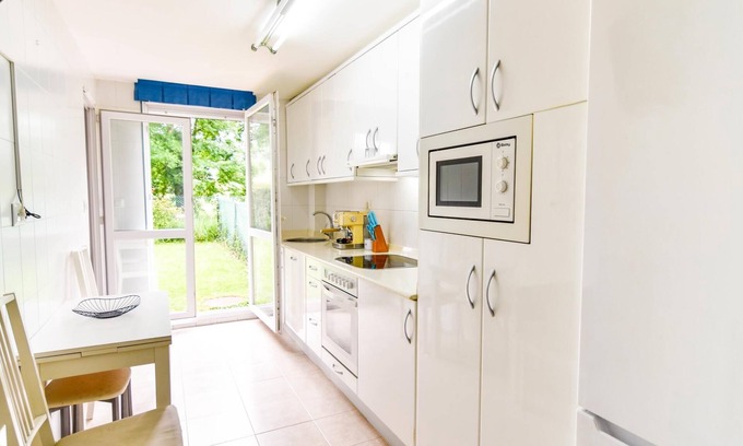 La Helguera Appartement | Cosy flat with pool and garden near Cabarceno