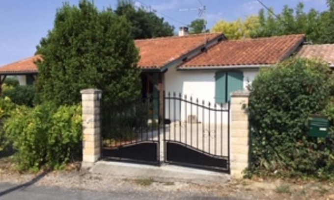 Lalandusse Maison | Cosy French retreat in a quiet village setting