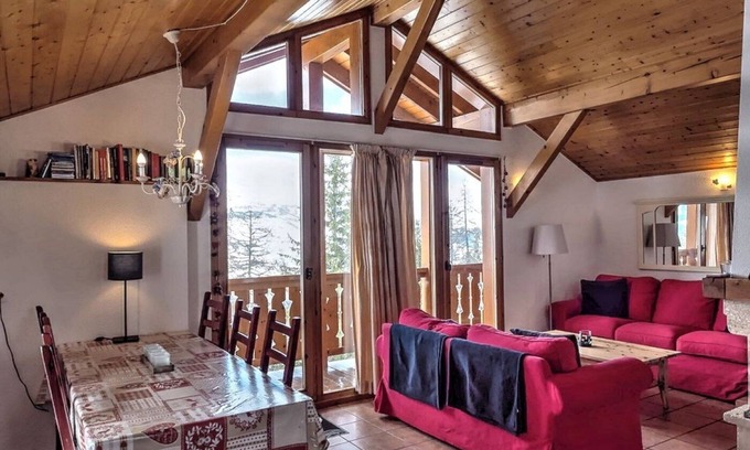 Vallandry Chalet De Ski | Cosy, fully equipped chalet sleeping up to 4 people with stunning views