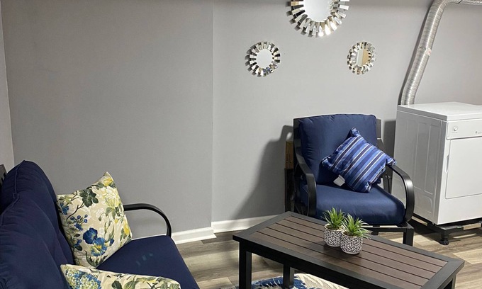 Brownsville Appartement | Cosy Furnished Room with all amenities.