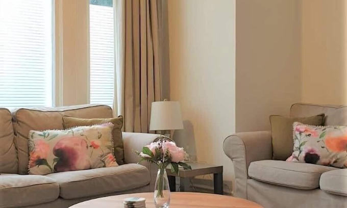 Walpole Appartement | Cosy Garden Flat With Parking in Ealing Broadway