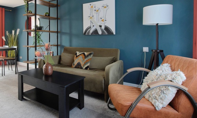 East Malling and Larkfield Maison | Cosy home in the Kent countryside. Pet-friendly.