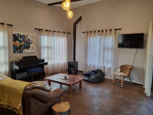 Mbabane Maison | Cosy Home on BedRock Base