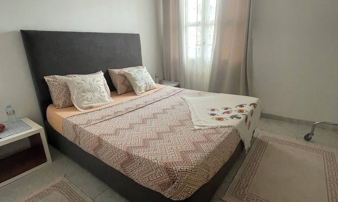 Bir El Djir Appartement | Cosy appartement hôte accueillant