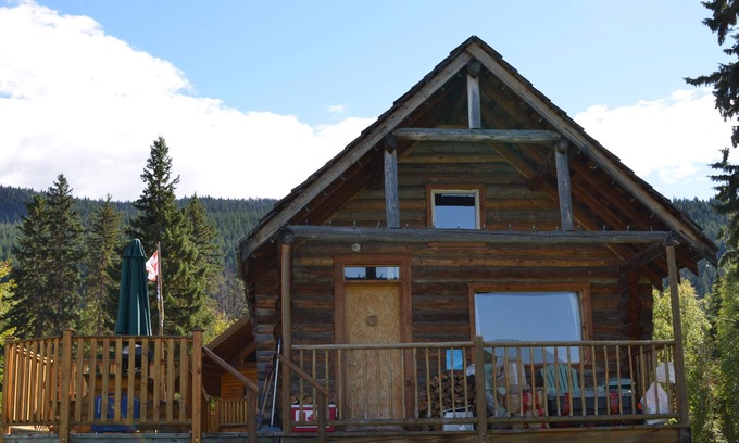 Canim Lake Cabine | Cosy Lakefront Log Cabin