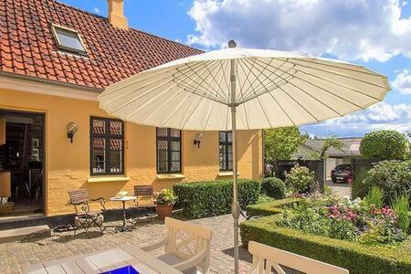 Greve Maison | Cosy little guesthouse near beach & public transport
