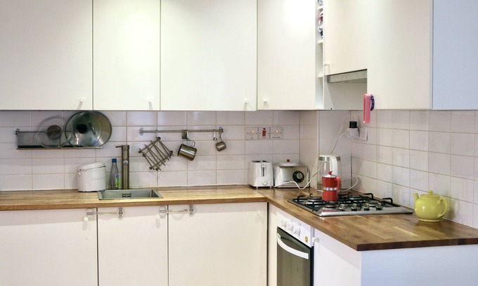 Custom House Maison | Cosy London home with workspace and garden.