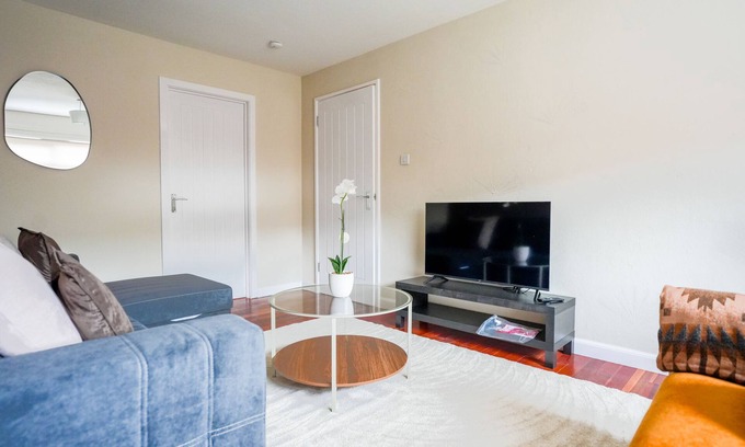 Livingston Maison | Cosy Modern House in Livingston